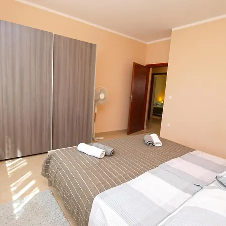 Apartamento Roberto 1386 Galižana