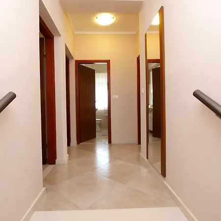 Roberto 1386 Apartamento